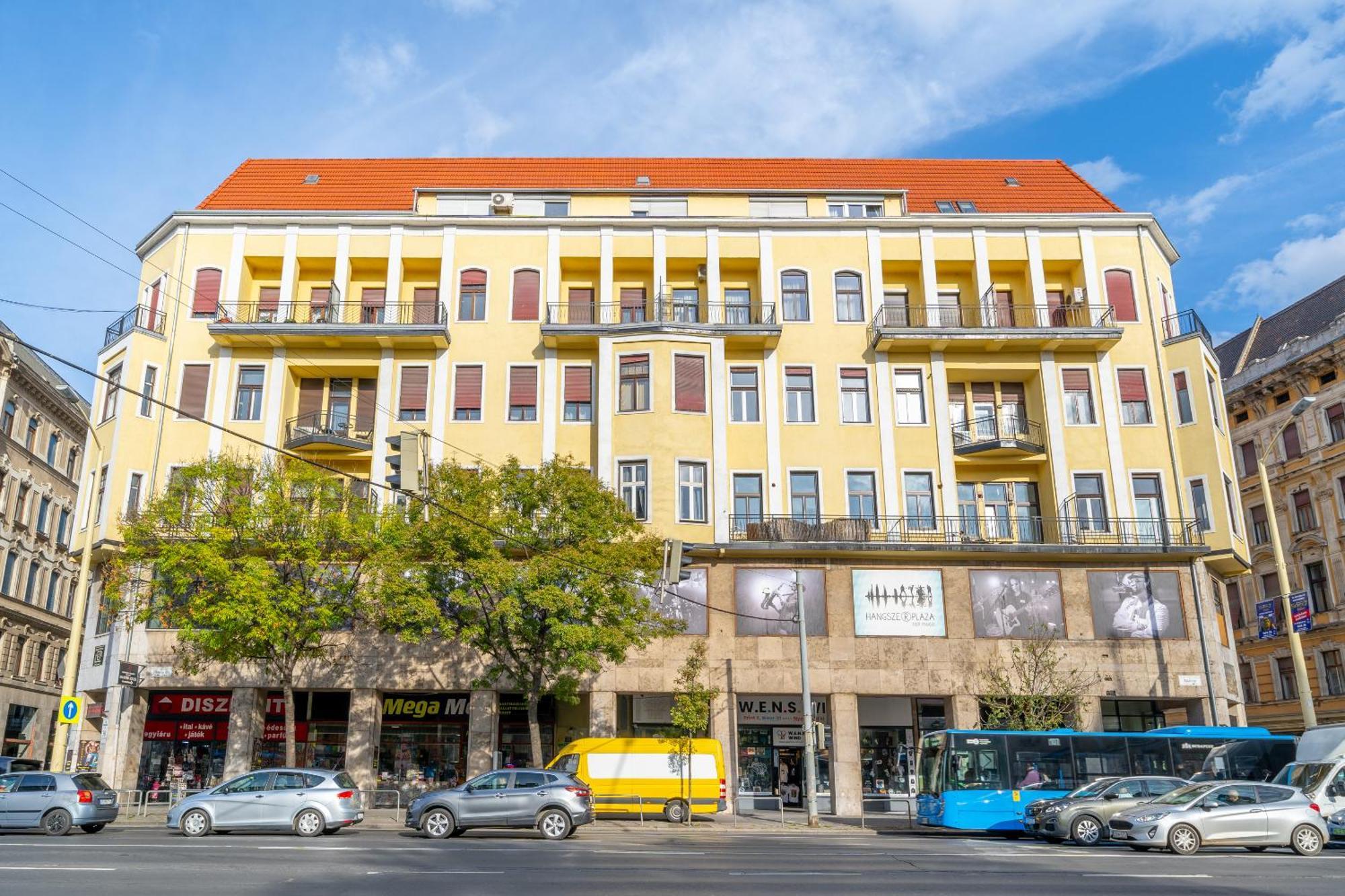 Rákóczi Stylish Entire Apartment Budapeste Exterior foto